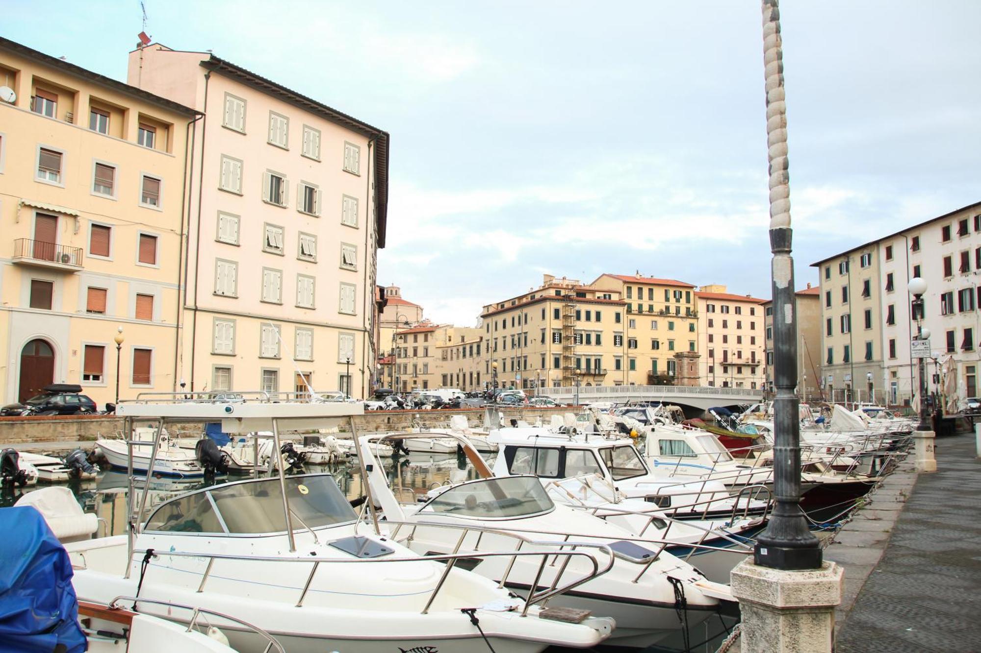 Waterfront Balcony I Grani 2 Resort Style Suite Livorno Exterior foto