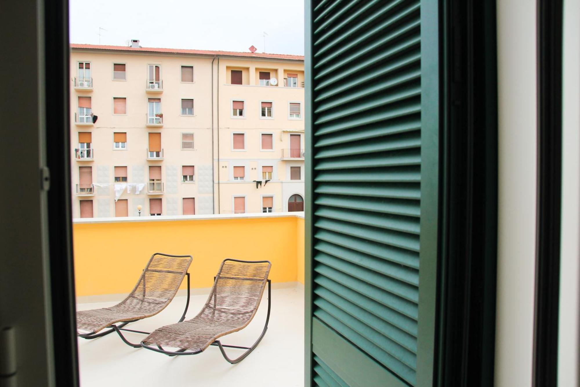 Waterfront Balcony I Grani 2 Resort Style Suite Livorno Exterior foto