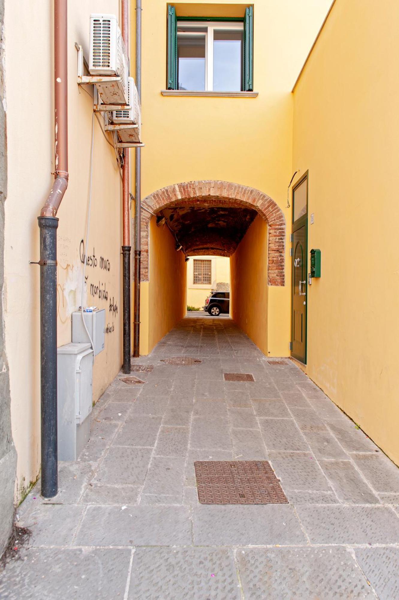 Waterfront Balcony I Grani 2 Resort Style Suite Livorno Exterior foto